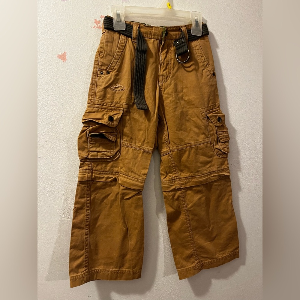 NWT Boy’s Tan Cargo Pants with Zippers Removable to Shorts Size 6 Greendog